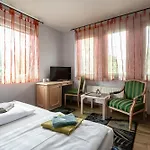Panorama Bed & Breakfast 3*